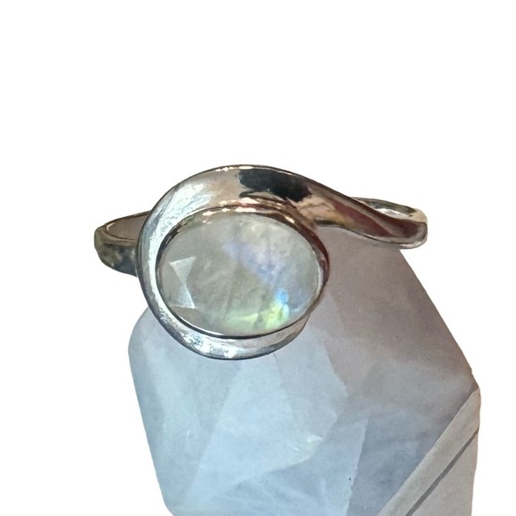 Natural Rainbow Moonstone Sterling Silver Ring - 7.5 - Picture 5 of 11
